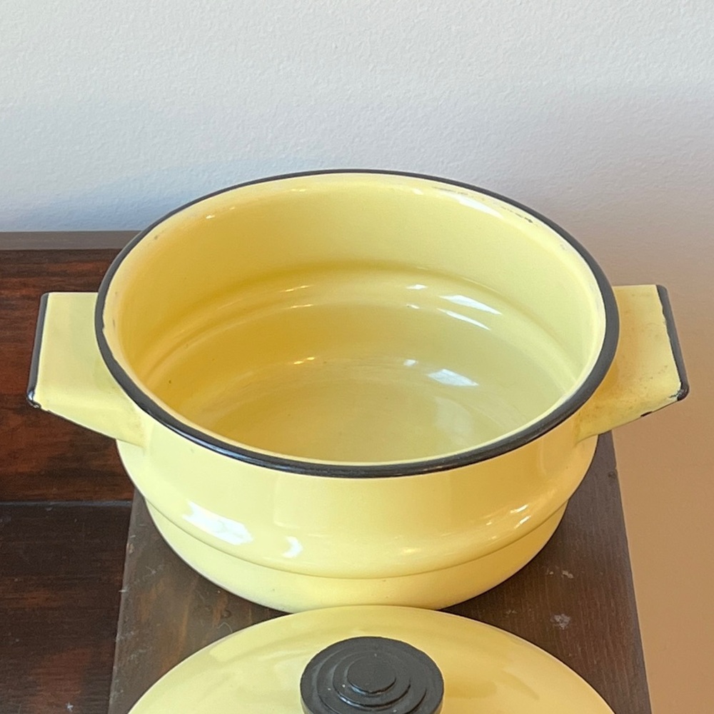Yellow and Black Enamelware Stock Pot - Picture 6 of 6
